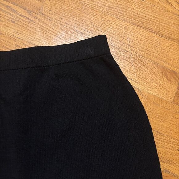 St. John Basics Pencil Skirt Womens Size 8 Black Slim Fit Elastic Waist Pull On - Picture 3 of 6